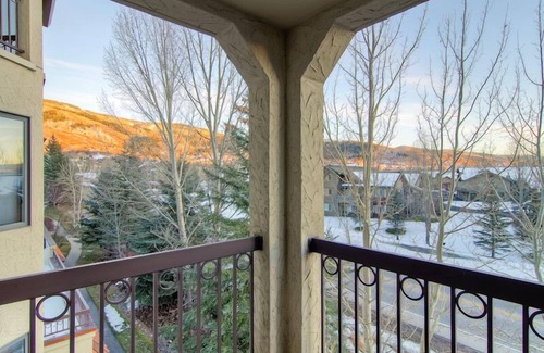 Steamboat Springs Condo | Mountain chalet w/winter shuttle & shared fitness, pool, hot tub, & more!