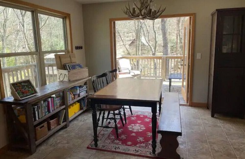 Cattail Creek Cabin | Mountain Creekside Retreat