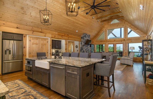 Marion Cabin | Mountain Crest | Pet-friendly Log Cabin with Mountain Views!