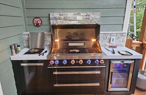 The Arbor House | Mountain Days at Lake James | Pet Friendly, Gas Grill & Fire Pit