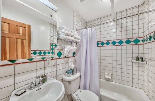 Sugar Bowl Resort Hotel | Mountain Deluxe Room