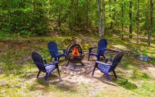Sevierville House | Mountain Dreams 1430 Hot Tub Fire Pit Arcade Game
