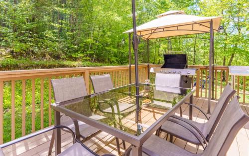 Sevierville House | Mountain Dreams 1430 Hot Tub Fire Pit Arcade Game
