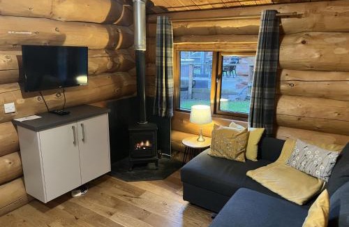 Marshbrook House | Mountain Edge Resort Lodge 1 with Hot Tub