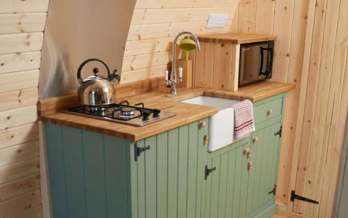 Marshbrook House | Mountain Edge Resort Mega pod 1 with Hot Tub