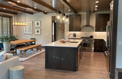 Cle Elum House | Mountain Escape 5BR/5.5BA sleeps 10 w/hot tub on golf course in Suncadia.