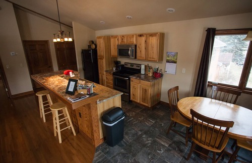 Deadwood Apartment | Mountain Escape at Mad Peak Lodging, sleeps up to six