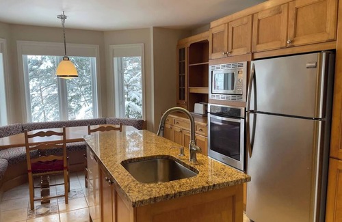 Bromont House | Mountain Escape: Biking | Hiking | Campfire