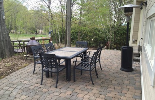 Bromont House | Mountain Escape: Biking | Hiking | Campfire