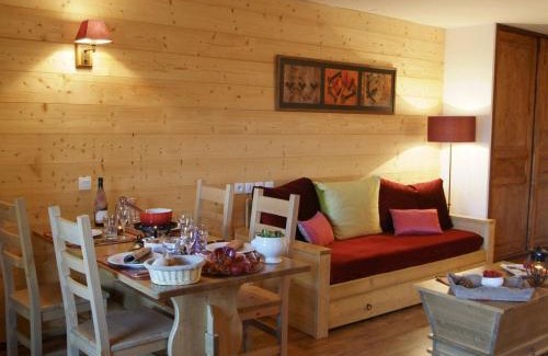 Brides-les-Bains Apartment | Mountain Escape with Pool