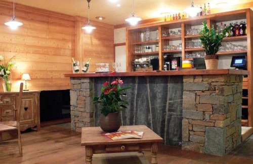 Brides-les-Bains Apartment | Mountain Escape with Pool