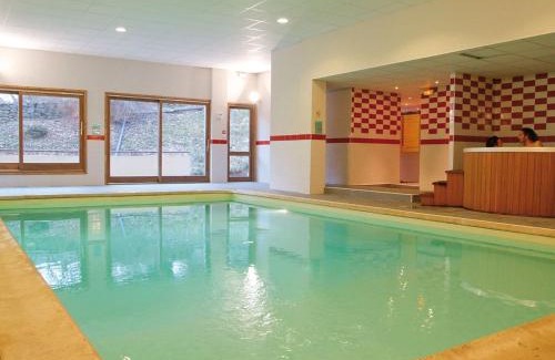 Brides-les-Bains Apartment | Mountain Escape with Pool