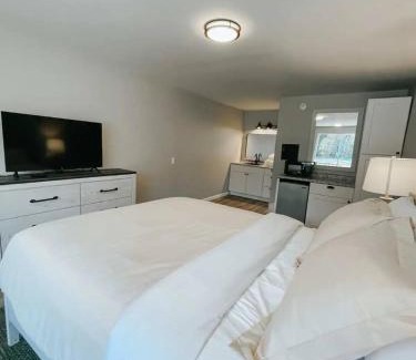 Townsend Hotel | Mountain Explorer's Haven