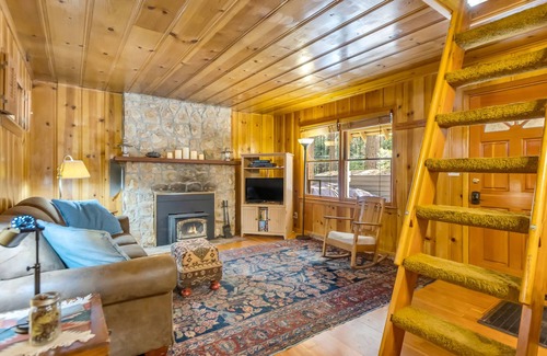Strawberry Cabin | Mountain fun! Cozy Strawberry /Twin Bridges Cabin - 2 Bedroom is a loft