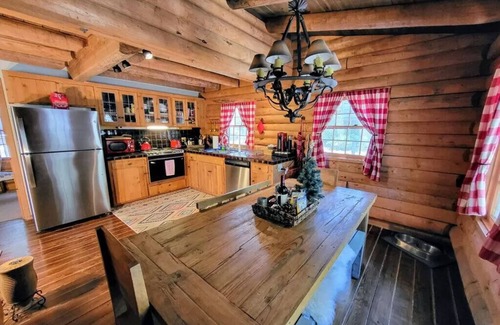Pine Mountain Club Ski Chalet | Mountain Getaway Log Cabin