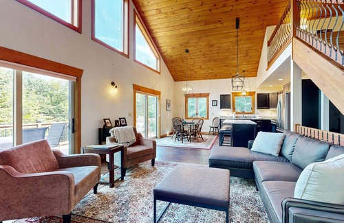 Conway House | Mountain getaway close to ponds, hiking & skiing perfect for outdoor enthusiasts