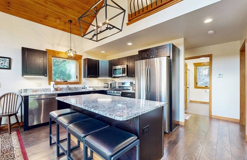 Conway House | Mountain getaway close to ponds, hiking & skiing perfect for outdoor enthusiasts