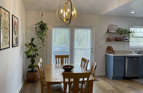 Weaverville House | Mountain Getaway near Asheville, sleeps 14! Spacious home w/views & kids room
