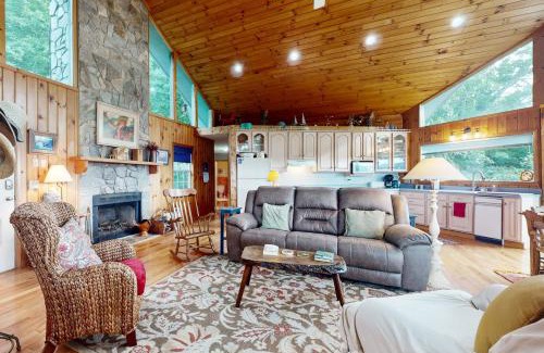 Topton House | Mountain Getaway