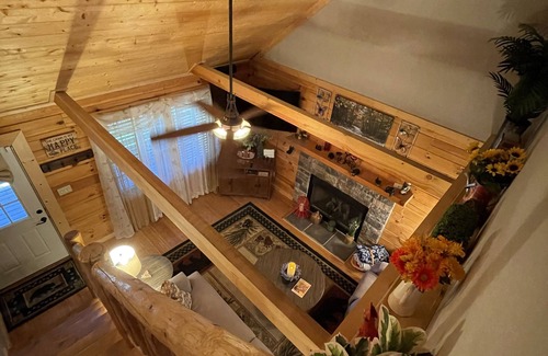 Seymour Cabin | Mountain High, located on Bluff Mountain in Seymour TN. Peaceful, quaint getaway