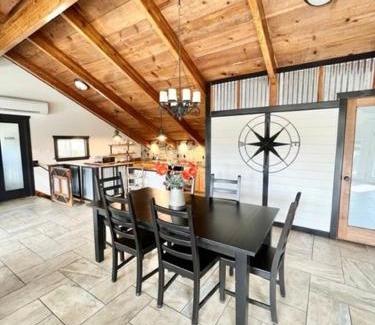 Pocatello House | Mountain Home Getaway-great VIEWS & exercise room