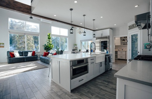 Summit Park House | Mountain home with beautiful view, Full Kitchen, Sleeps 10, Can walk to Woodward