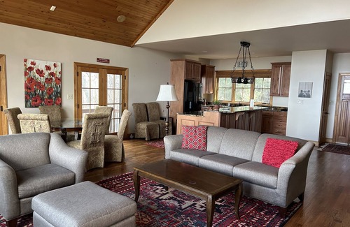 Caldwell House | Mountain Home with Beautiful Views, near Lewisburg/White Sulphur Springs, WV