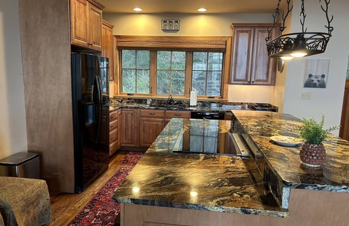 Caldwell House | Mountain Home with Beautiful Views, near Lewisburg/White Sulphur Springs, WV
