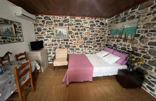 Kymi-Aliveri House | Mountain House