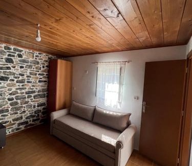Kymi-Aliveri House | Mountain House