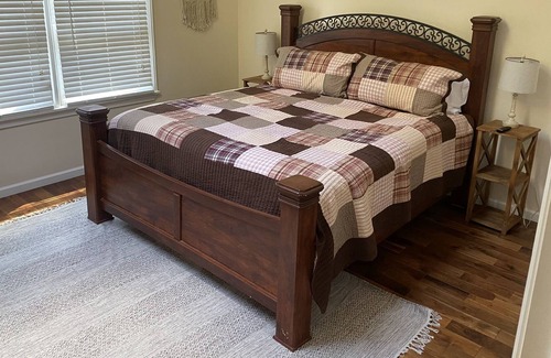 Warrensville Cabin | Mountain House minutes from West Jefferson