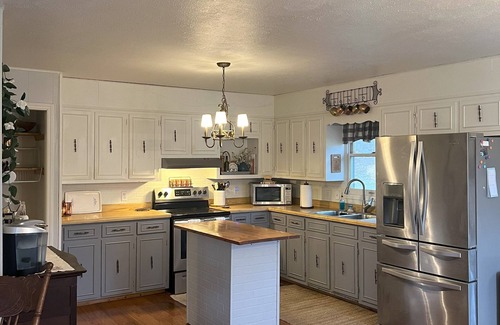 Hampton House | Mountain House near the Appalachian Trail, Watauga Lake, Bristol, & Johnson City