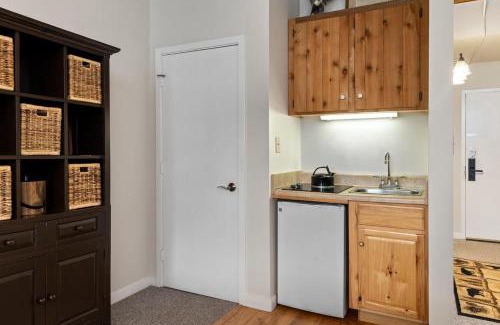 Wintergreen House | Mountain Inn Studio 94 with Wintergreen Advantage