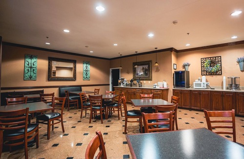 Flat Rock Hotel | Mountain Inn & Suites