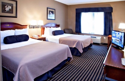 Flat Rock Hotel | Mountain Inn & Suites