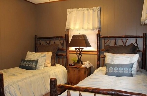 Valley Creek Run Cabin | MOUNTAIN JOY COTTAGES #2 - WOLF