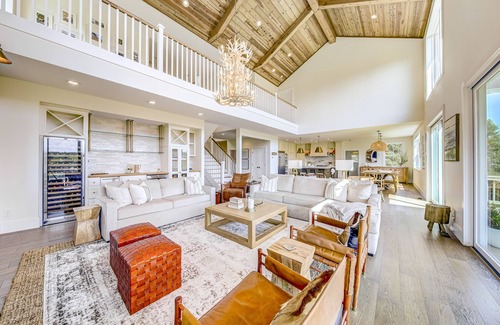 Blairsville House | Mountain Lakeside Home w/2-Story Deck, Hot Tub, Fireplace & Firepit