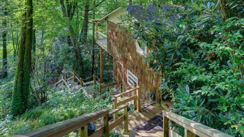 Mirror Lake House | Mountain Laurel Tree House