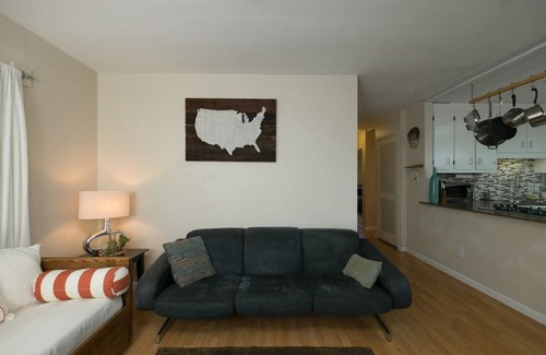 Kenilworth House | Mountain location. Five minutes to downtown.
