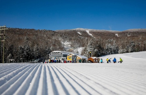 Ludlow House | Mountain Lodge At Okemo-1br Fireplace & Updated Kitchen 1 Bedroom Condo by RedAwning