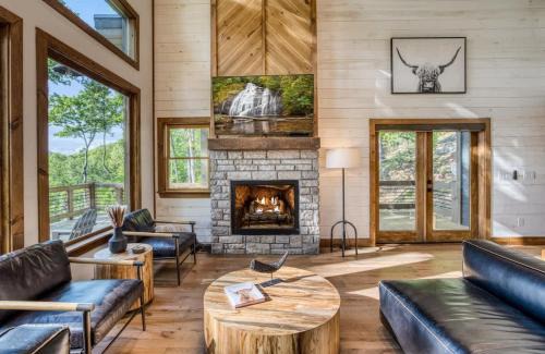 Morganton House | Mountain Majesty - Views Style & Relaxation