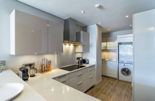 Victoria and Alfred Waterfront Hotel | Mountain Marina Luxury Apartments