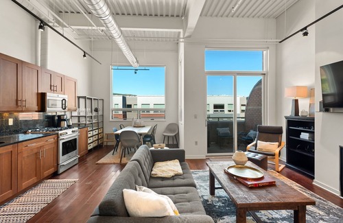 Basalt Condo | Mountain Modern | Deck, Gym, Fireplace, A/C