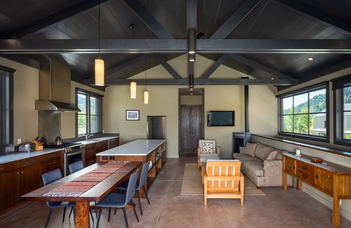 Sun Valley Apartment | MOUNTAIN MODERN NORTH KETCHUM/SUN VALLEY APARTMENT WITH DIRECT TRAIL ACCESS.