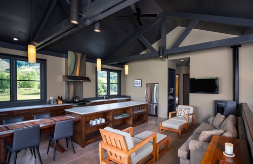 Sun Valley Apartment | MOUNTAIN MODERN NORTH KETCHUM/SUN VALLEY APARTMENT WITH DIRECT TRAIL ACCESS.