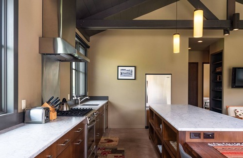 Sun Valley Apartment | MOUNTAIN MODERN NORTH KETCHUM/SUN VALLEY APARTMENT WITH DIRECT TRAIL ACCESS.