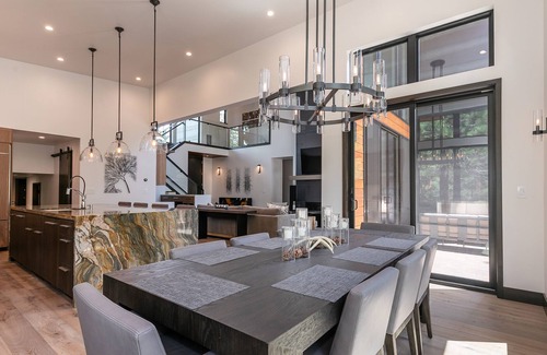 Ponderosa Palisades House | Mountain Modern with privacy and views in gated community