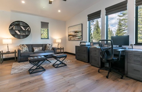 Ponderosa Palisades House | Mountain Modern with privacy and views in gated community
