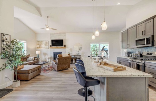 Florissant House | Mountain Oasis! Hot Tub Private Lux Resort Nature