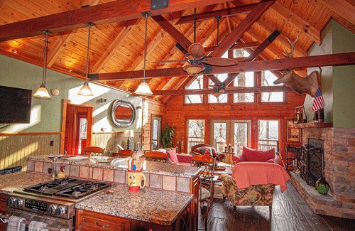 Hayesville Cabin | Mountain Retreat - 4/3 - hot tub, wrap around deck w/spectacular mountain views,